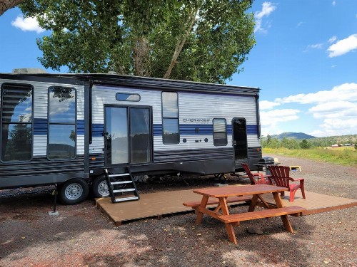 Grand Canyon RV Glamping - image 6