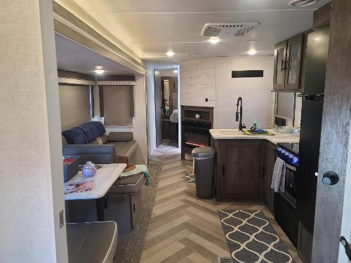 Grand Canyon RV Glamping - image 8
