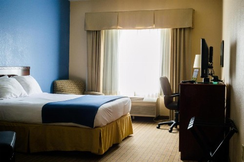 Holiday Inn Express Hotel & Suites Acme-Traverse City an IHG Hotel - image 13