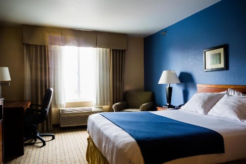 Holiday Inn Express Hotel & Suites Acme-Traverse City an IHG Hotel - image 20