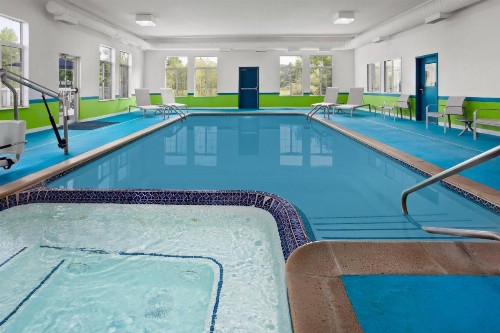 Holiday Inn Express Hotel & Suites Acme-Traverse City an IHG Hotel - image 48