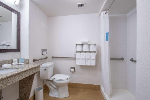 Hampton Inn & Suites Williamsburg-Richmond Road - image 11