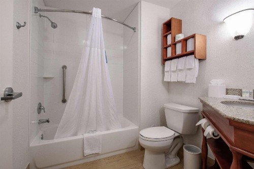 Hampton Inn & Suites Williamsburg-Richmond Road - image 13
