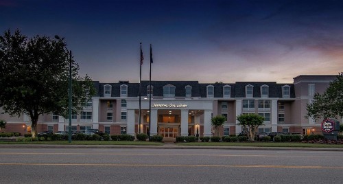 Hampton Inn & Suites Williamsburg-Richmond Road - image 2