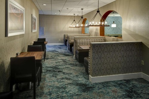 Embassy Suites Williamsburg - image 11