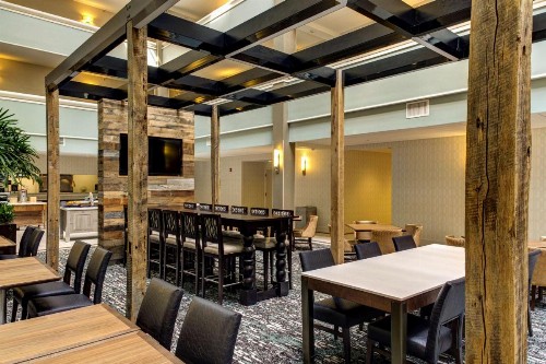 Embassy Suites Williamsburg - image 14