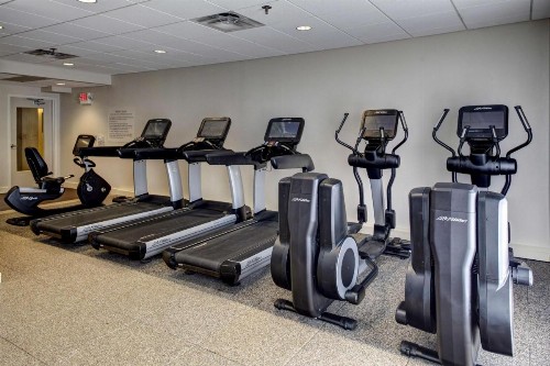 Embassy Suites Williamsburg - image 19