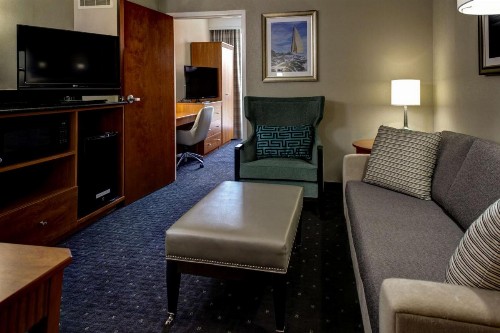 Embassy Suites Williamsburg - image 23