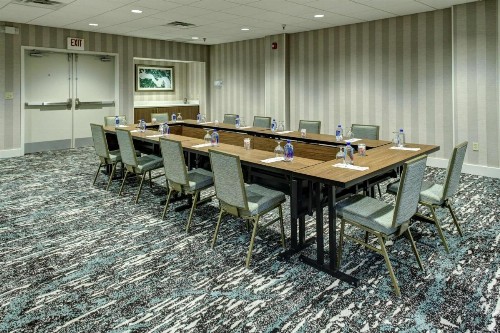 Embassy Suites Williamsburg - image 29