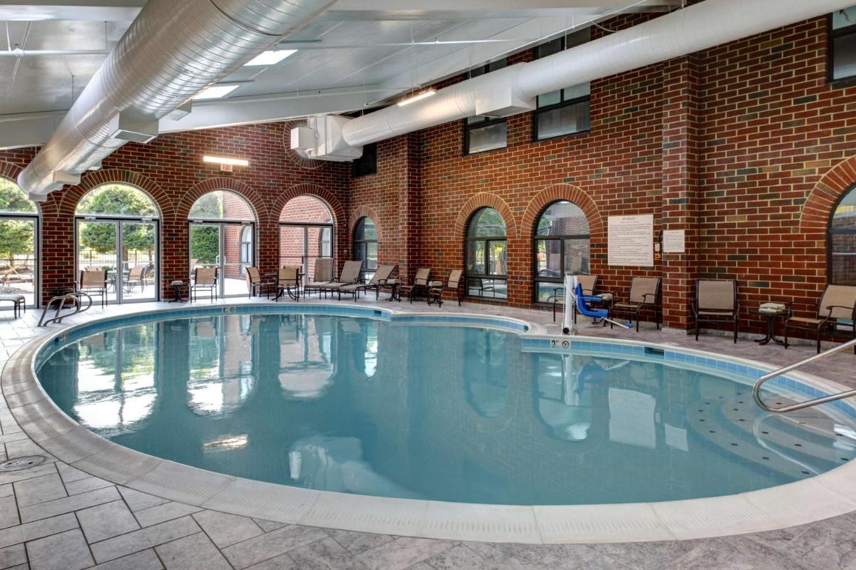 Embassy Suites Williamsburg - image 6