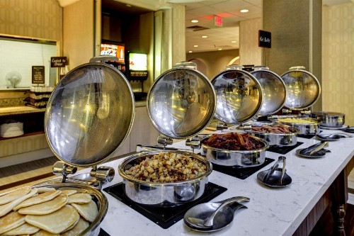 Embassy Suites Williamsburg - image 9