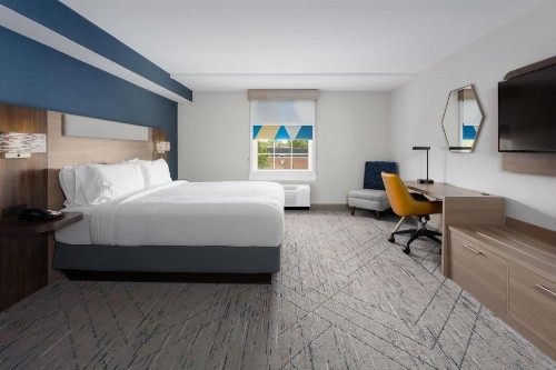 Holiday Inn Express & Suites Williamsburg an IHG Hotel - image 10