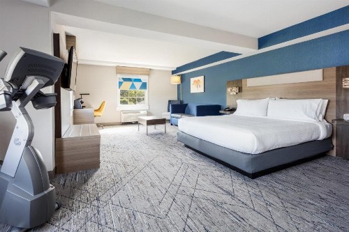 Holiday Inn Express & Suites Williamsburg an IHG Hotel - image 19