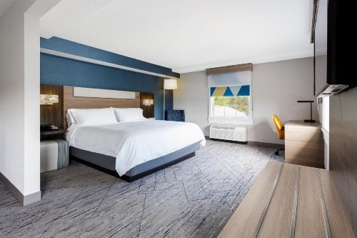 Holiday Inn Express & Suites Williamsburg an IHG Hotel - image 20