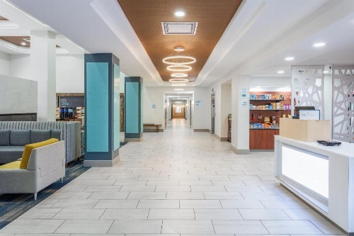 Holiday Inn Express & Suites Williamsburg an IHG Hotel - image 23