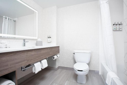 Holiday Inn Express & Suites Williamsburg an IHG Hotel - image 32