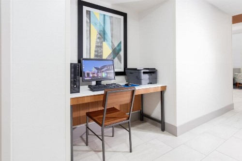 Holiday Inn Express & Suites Williamsburg an IHG Hotel - image 35