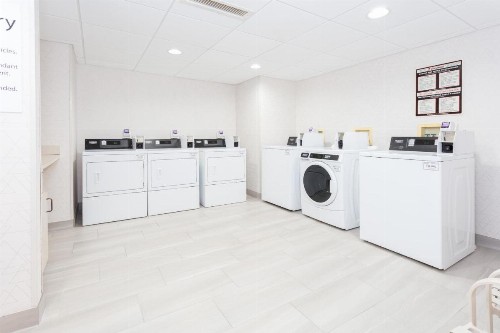 Holiday Inn Express & Suites Williamsburg an IHG Hotel - image 38
