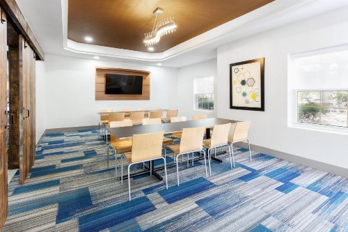 Holiday Inn Express & Suites Williamsburg an IHG Hotel - image 40
