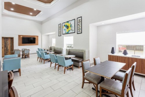 Holiday Inn Express & Suites Williamsburg an IHG Hotel - image 42