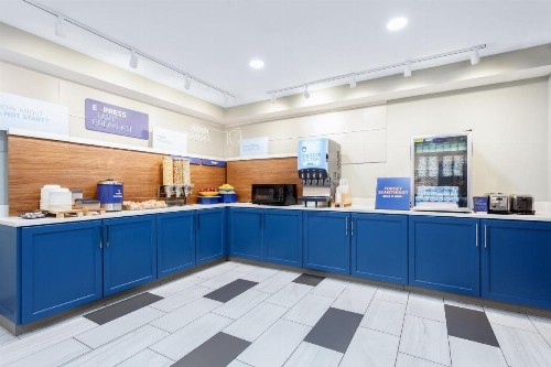 Holiday Inn Express & Suites Williamsburg an IHG Hotel - image 44
