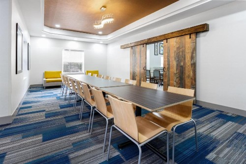 Holiday Inn Express & Suites Williamsburg an IHG Hotel - image 47