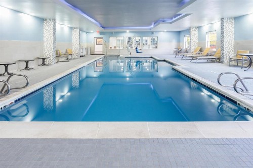 Holiday Inn Express & Suites Williamsburg an IHG Hotel - image 8