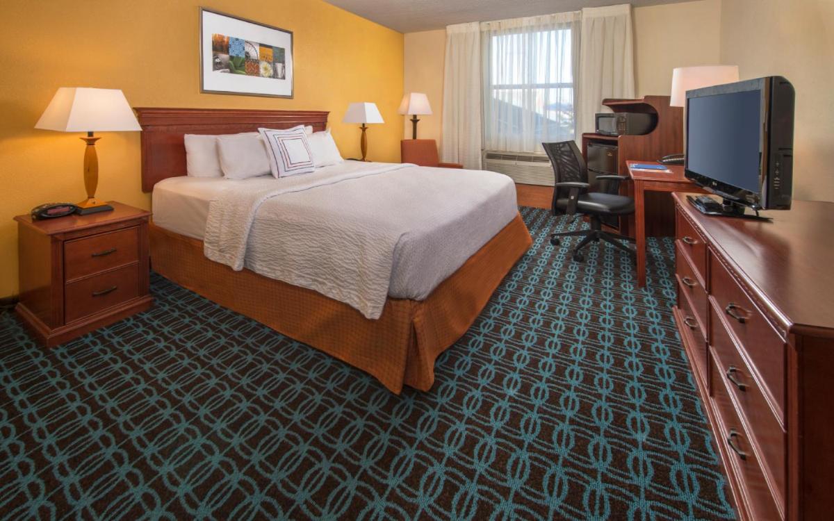 Fairfield Inn & Suites by Marriott Williamsburg - image 2