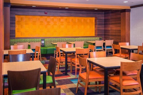 Fairfield Inn & Suites by Marriott Williamsburg - image 5