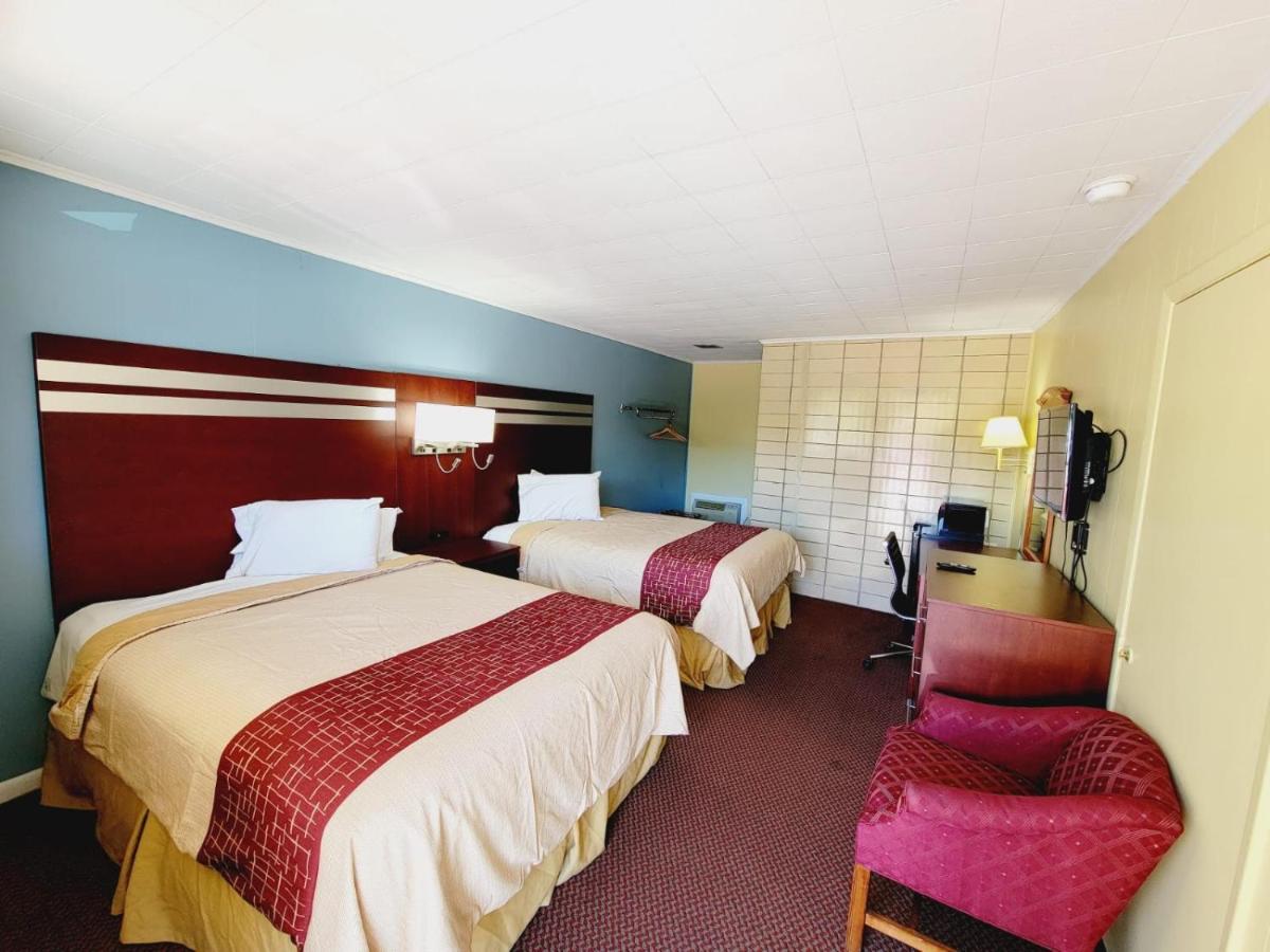 Bassett Motel - image 3