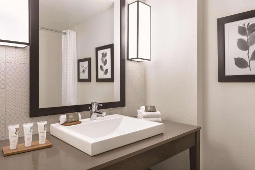 Country Inn & Suites by Radisson Williamsburg East (Busch Gardens) VA - image 6