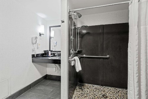 Comfort Suites Williamsburg Historic Area - image 13