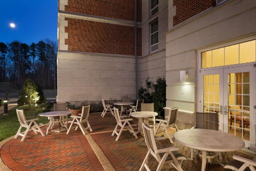 Hampton Inn & Suites Williamsburg-Central - image 6