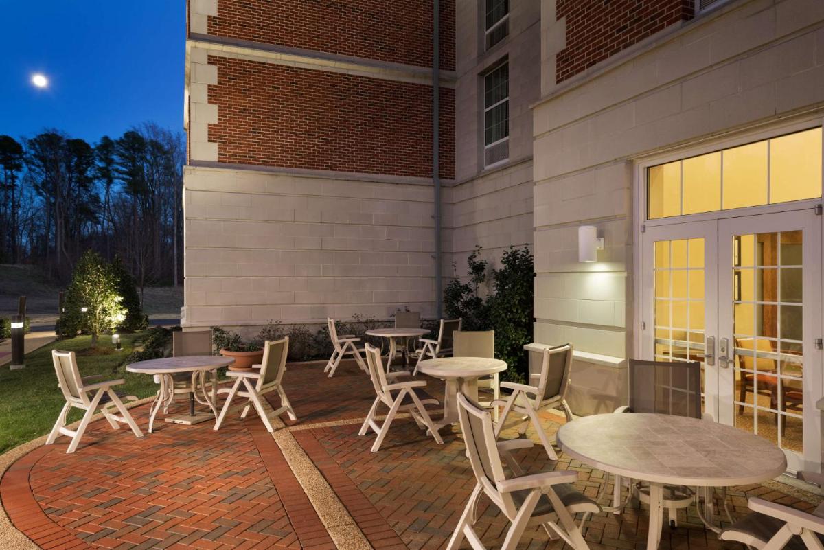 Hampton Inn & Suites Williamsburg-Central - image 6