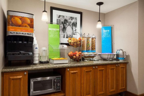 Hampton Inn & Suites Williamsburg-Central - image 9