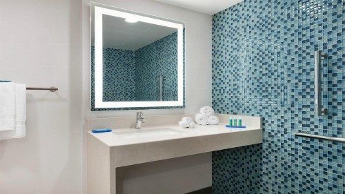 Holiday Inn Express - Williamsburg Busch Gardens Area an IHG Hotel - image 34