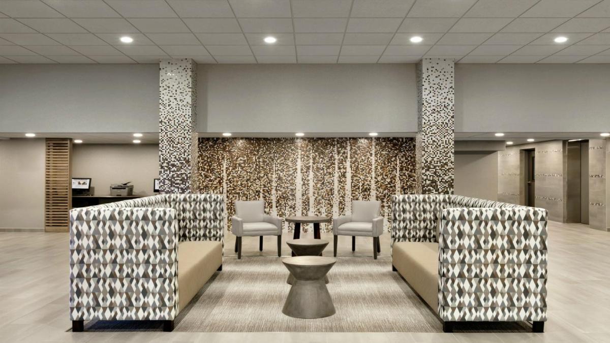 Holiday Inn Express - Williamsburg Busch Gardens Area an IHG Hotel - image 6