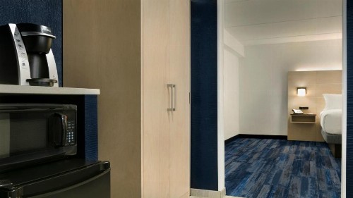 Holiday Inn Express - Williamsburg Busch Gardens Area an IHG Hotel - image 7