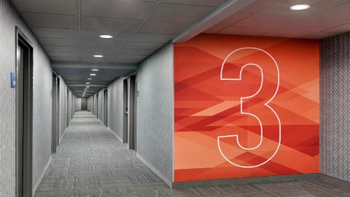 Holiday Inn Express - Williamsburg Busch Gardens Area an IHG Hotel - image 9