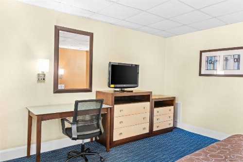Rodeway Inn Historic - image 11