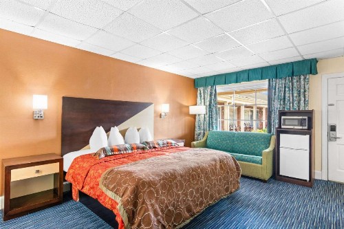 Rodeway Inn Historic - image 12