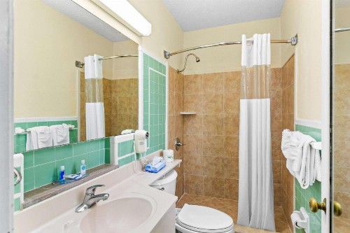 Rodeway Inn Historic - image 14
