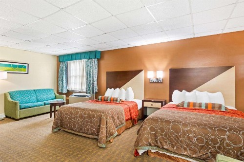 Rodeway Inn Historic - image 20
