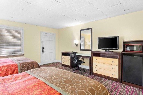 Rodeway Inn Historic - image 24