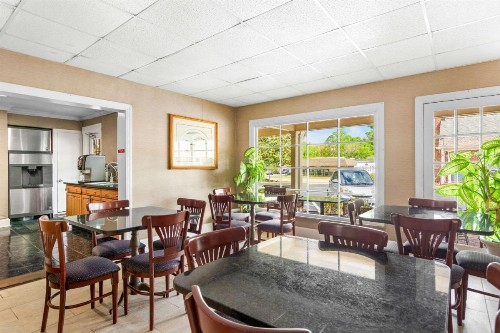 Rodeway Inn Historic - image 28