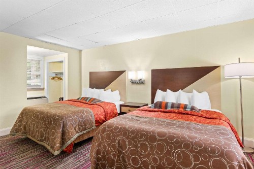 Rodeway Inn Historic - image 32
