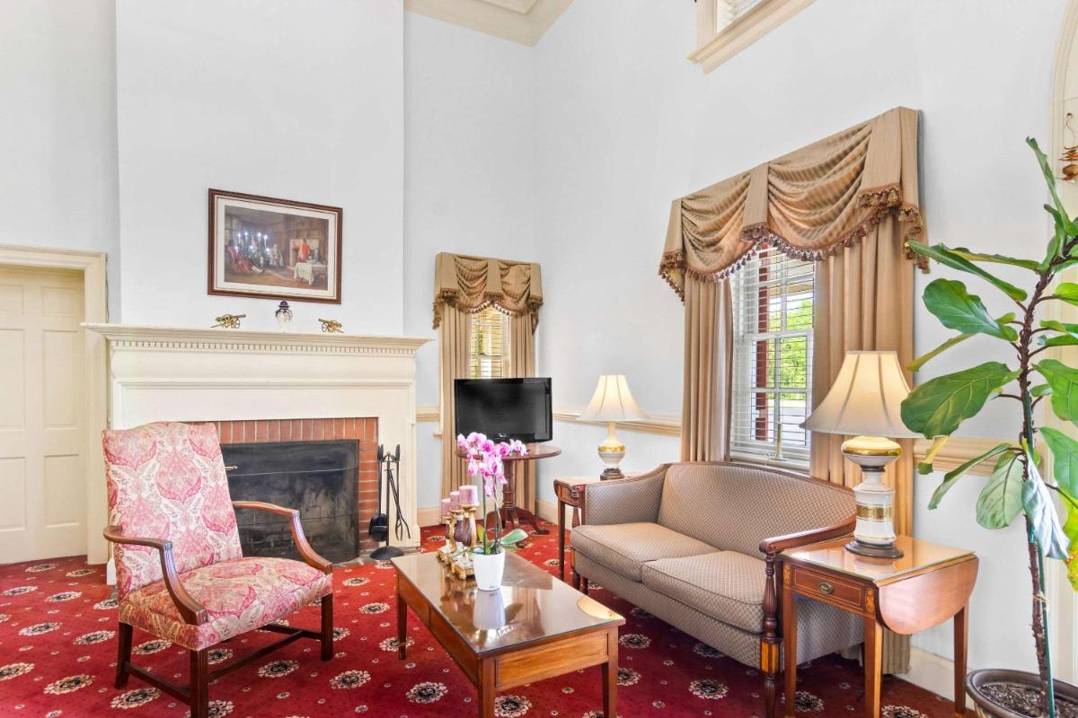 Rodeway Inn Historic - image 7