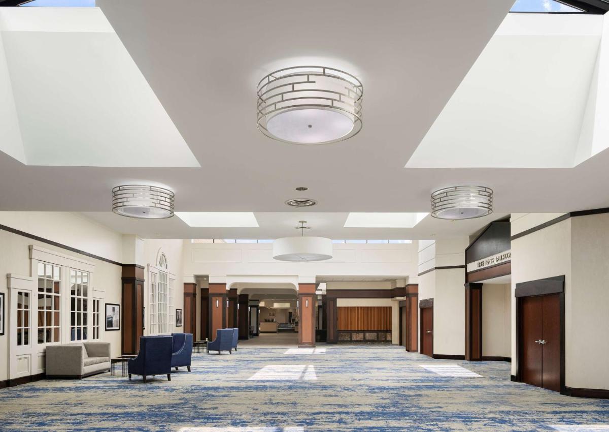 Doubletree by Hilton Hotel Williamsburg - image 3