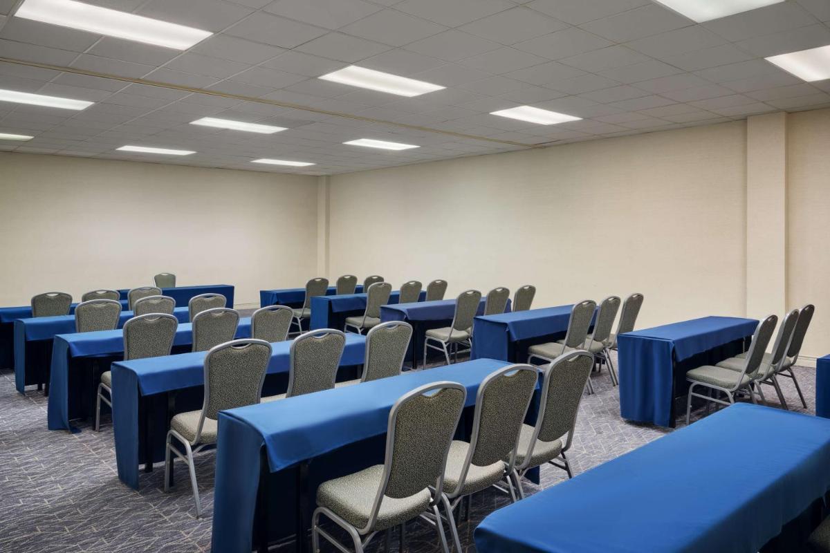Doubletree by Hilton Hotel Williamsburg - image 6