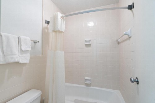 Travelodge Inn & Suites by Wyndham Historic Area - image 17